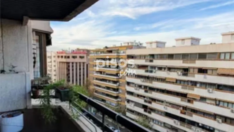 Piso en venta en Centro en Ensanche Diputación por 295 000