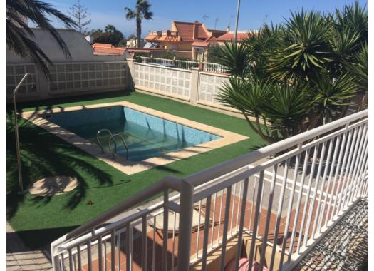 Chalet en alquiler en Almería