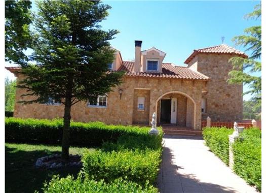 Chalet en alquiler en Teruel