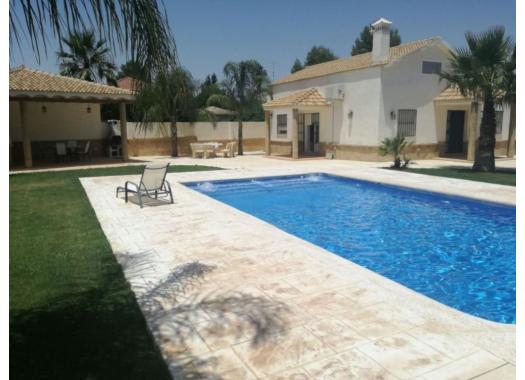 Chalet en alquiler en Sevilla