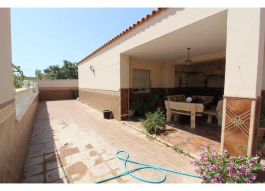 Chalet en alquiler en Almería