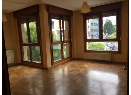 Piso en alquiler en Oviedo