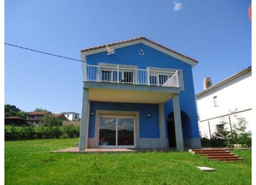 Chalet en alquiler en Oviedo