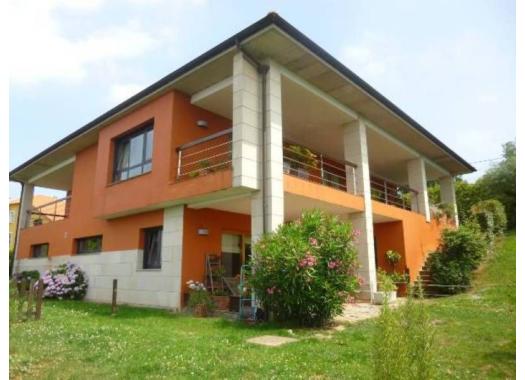 Chalet en alquiler en Oviedo