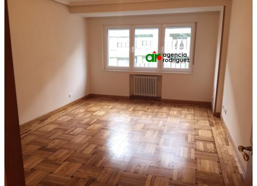 Piso en alquiler en Oviedo