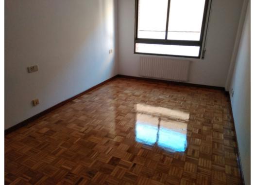 Piso en alquiler en Oviedo