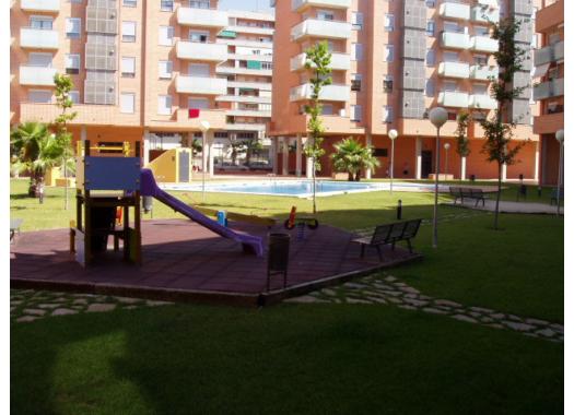 Piscina en torrefiel