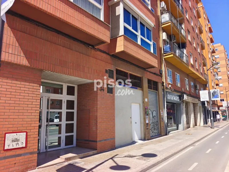 Local Comercial En Alquiler En Avenida Del Primado Reig Cerca De Calle