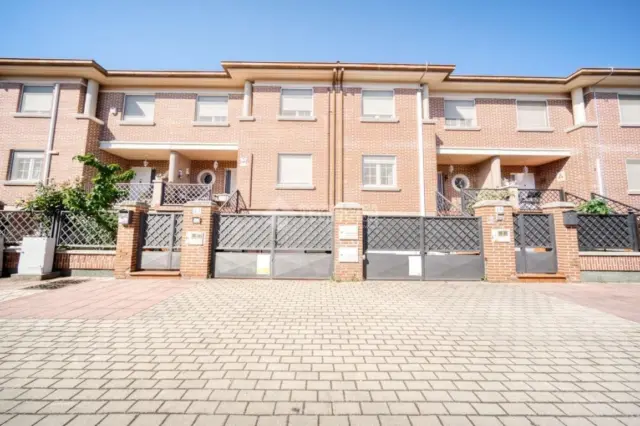 Terraced House in Laguna de Duero
