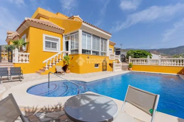 Single-family home in La Envía