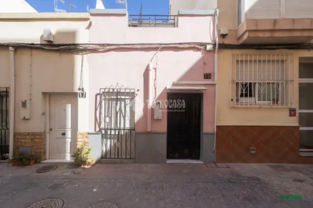 Single-family home in Plaza de Toros-Santa Rita