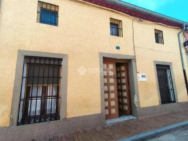 Detached house in Villaverde de Medina photo 2