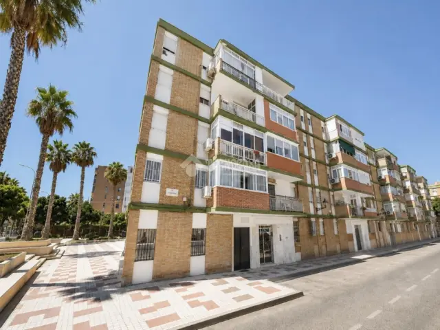Apartment in Puerta Blanca-Almudena-Mainake photo 2