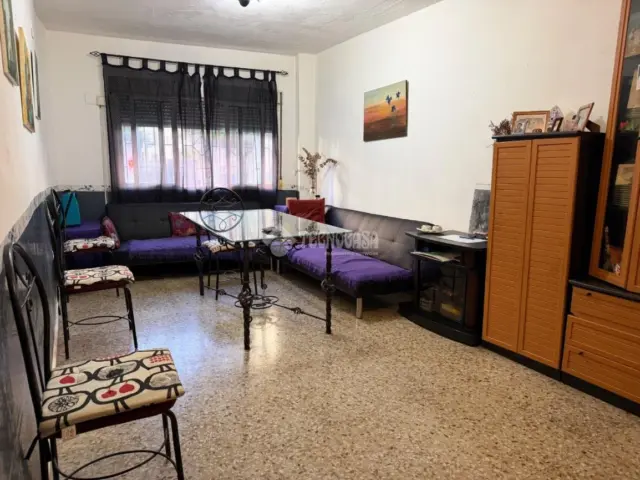 Piso en Santa Rosa-Valdeolleros