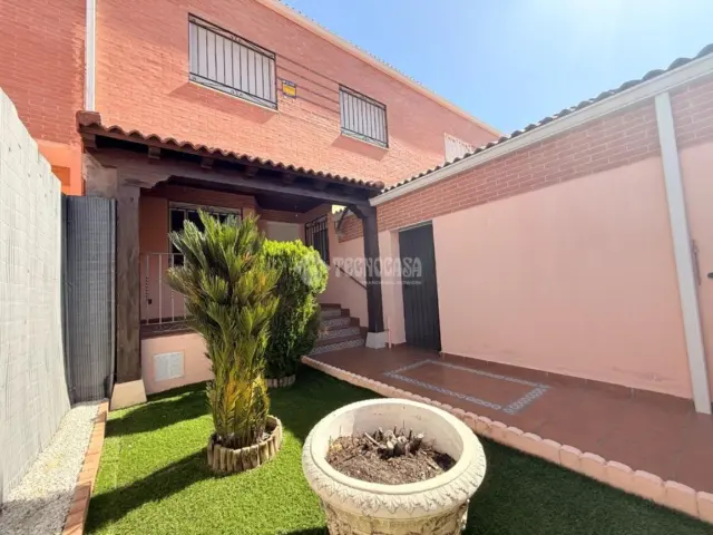 Terraced house in Alovera