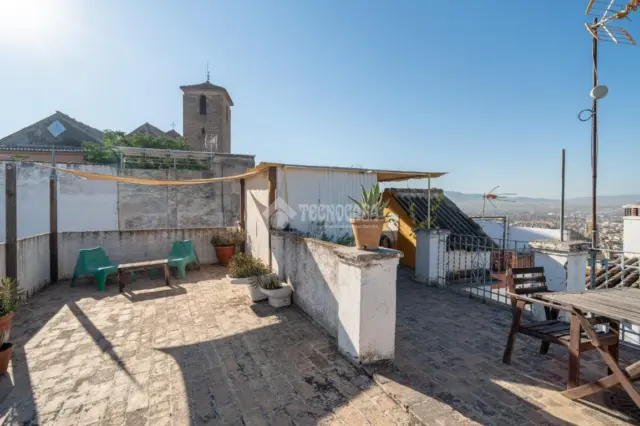 Semi-detached house in San Ildefonso (Hospital Real)