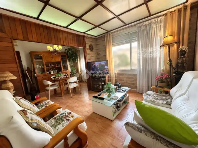Flat in La Trinitat Nova photo 4