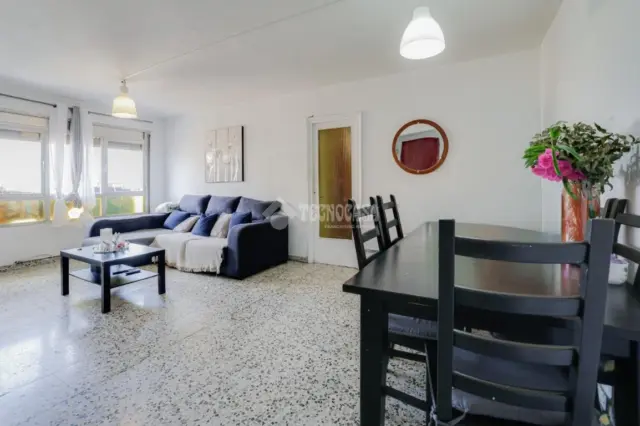 Apartment in Grup Vint-i-Cinc de Setembre