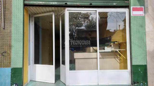 Local comercial en calle de José Oto — foto 2