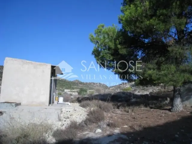 Rustic farm in Serreta