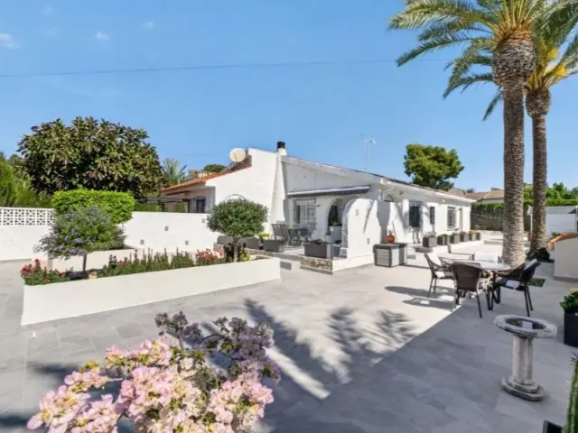 Chalet en Playa de los Locos