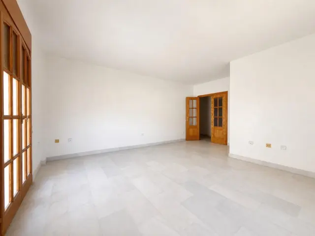 Apartment on Calle de San Antonio, 1