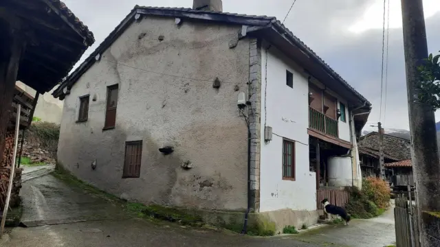 Terraced house on Calle Lg Caleao, No. 140 photo 4