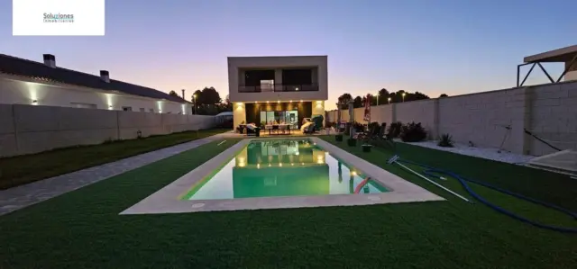 Chalet en Barrios Periféricos - Pedanías