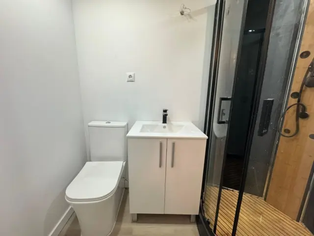 Apartment on Carrer de Madrid photo 14