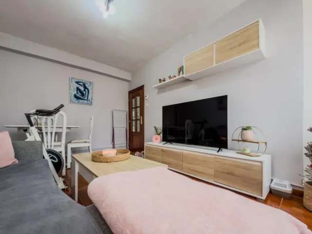 Apartment on Puente (El) Street