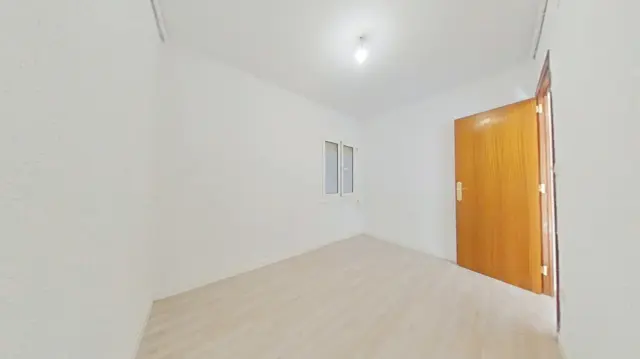 Flat in La Gavarra photo 10