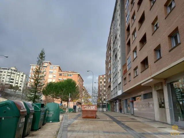 Oficina en venta en Calle del Río Ega, Iturrama-Azpilagaña (Pamplona - Iruña) de 63.000 €