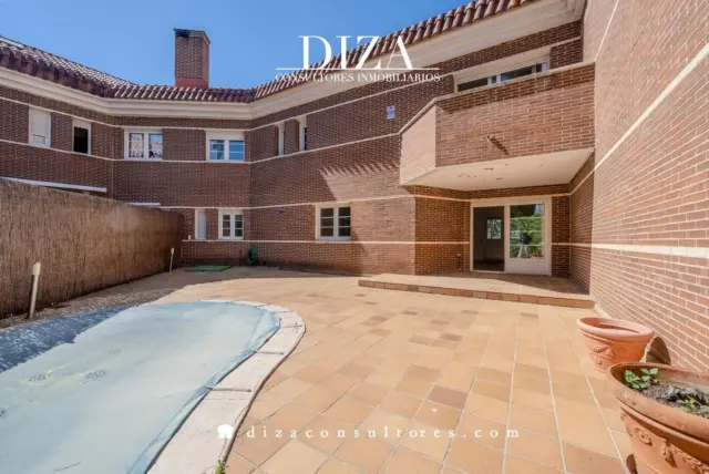 Chalet en alquiler en Avenida de la Victoria, cerca de Calle de Gerda Taro - Imagen 47