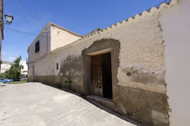 Terraced house on Calle Azucenas, No. 1