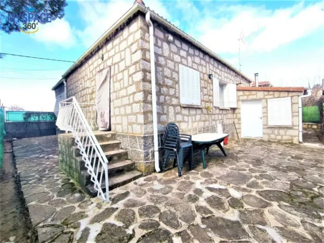 Chalet en venta en Camino Real en La Cañada por 99,000