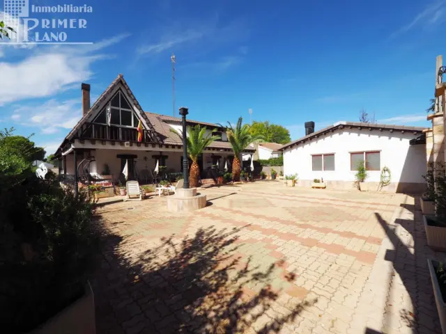 Chalet en calle Oriente