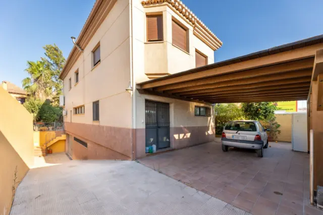 Casa en venta en Carretera de Granada, 50, cerca de Calle de Cabrera, Ogíjares de 390.000 €