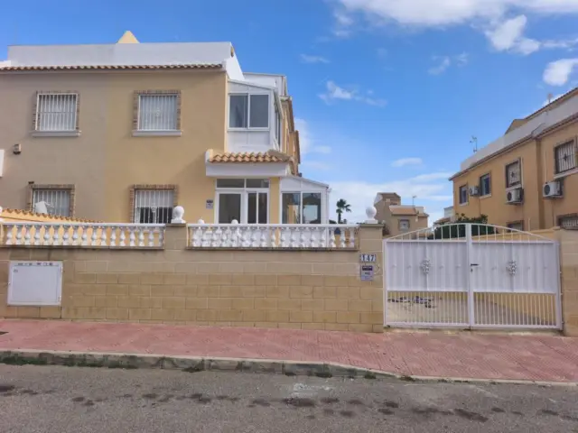 Chalet on Avenida de Gijon photo 3