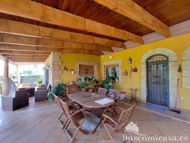 Chalet on Calle Capricho photo 2