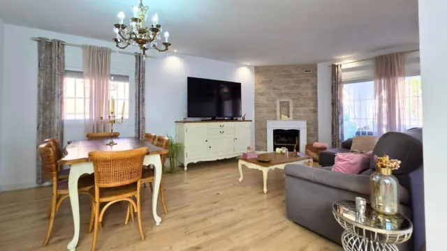 Chalet on Calle Río Nervión photo 10