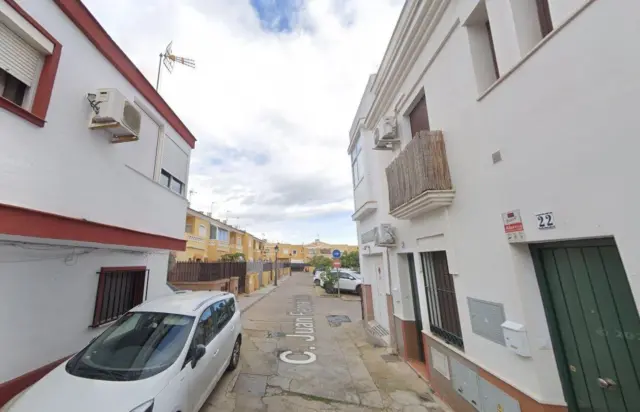 Casa adosada en calle de Juan Fernández, 18