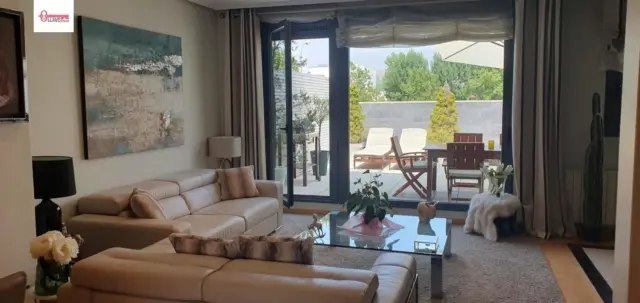 Semi-new townhouse on Calle de Portomarín