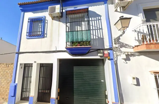 Casa en calle de Ramón y Cajal, 28