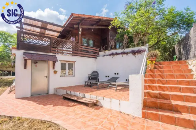 Chalet on Carrer de la Foia de Bunol photo 10