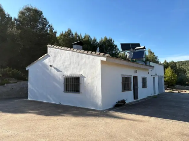 Rustic Finca in Buñol