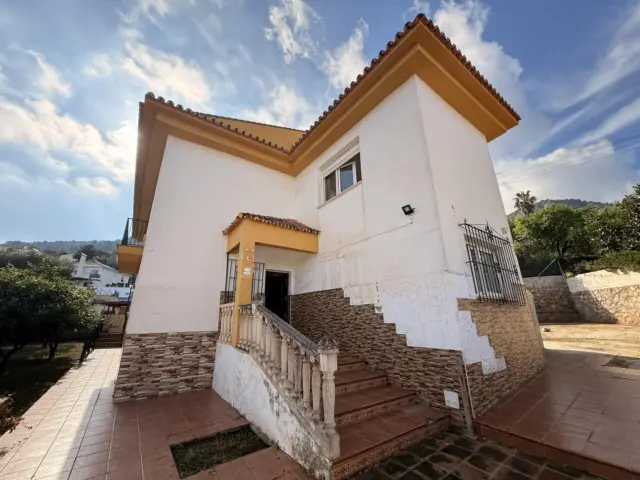 Chalet on Calle de la Manzanilla photo 2