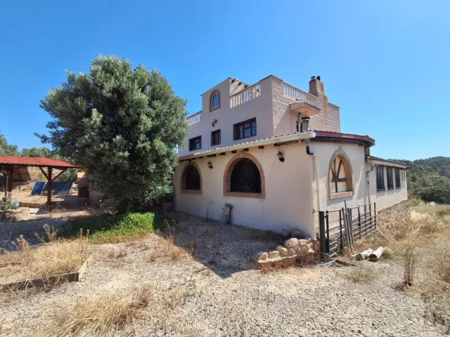 Rustic farm on Calle Polígono 5 Paraje 54 Modorras, No. 39