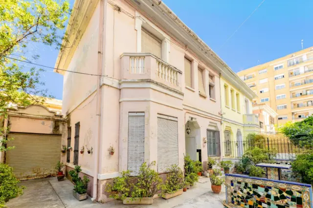 Chalet on Calle de Poniente