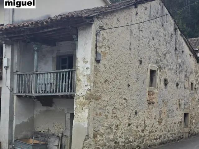 House in Barrio de la Molleda