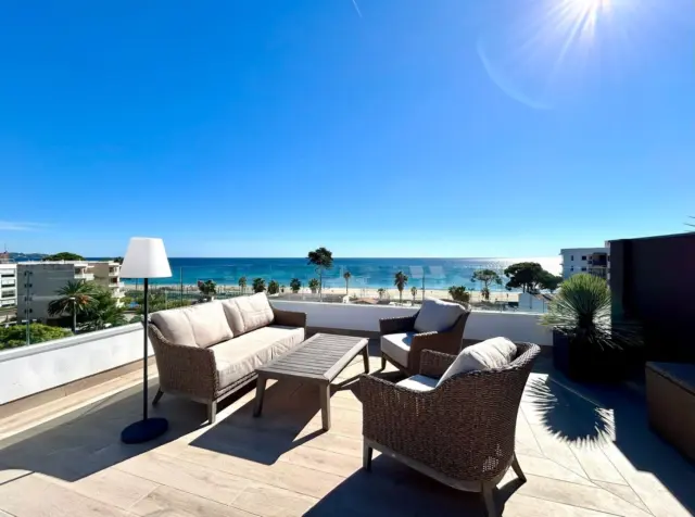 Penthouse at 20 Riu Brugent Street